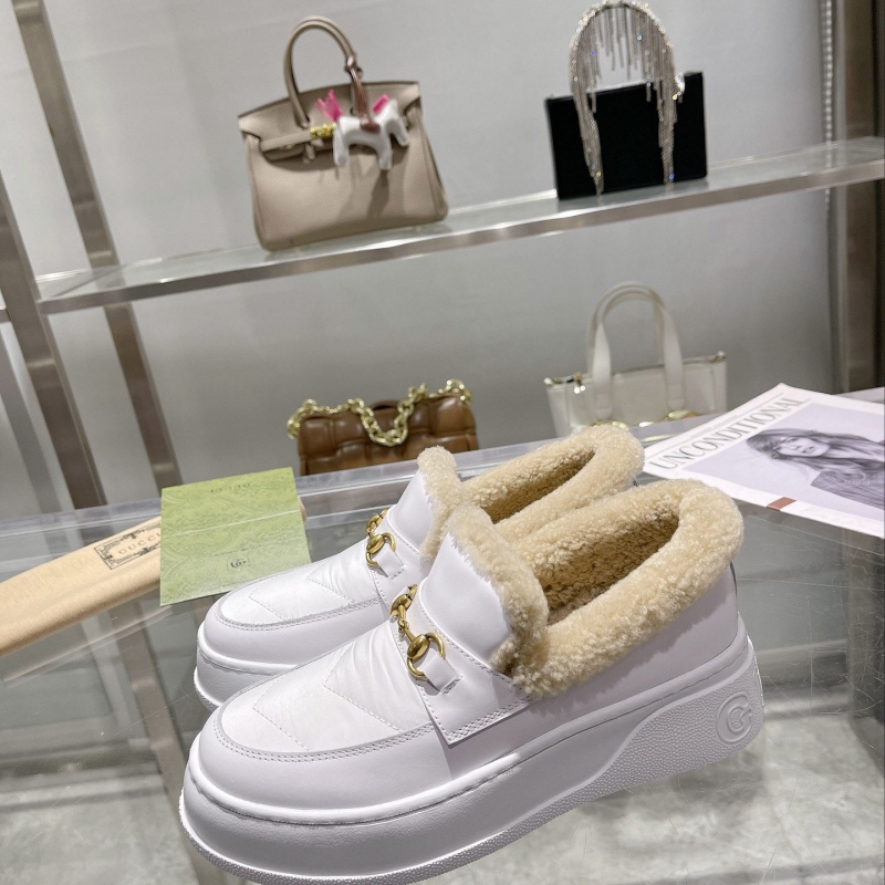 G*u*i casual shoes